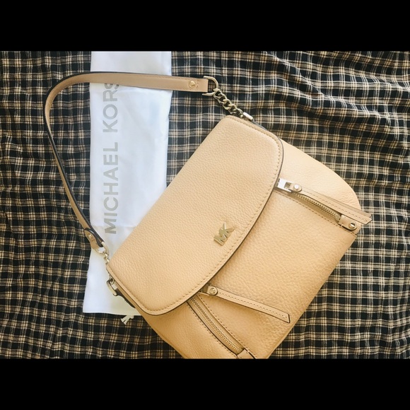 SOLD!NWT Michael Kors Bag! On Sale🌸🌸🌸 - Picture 5 of 6